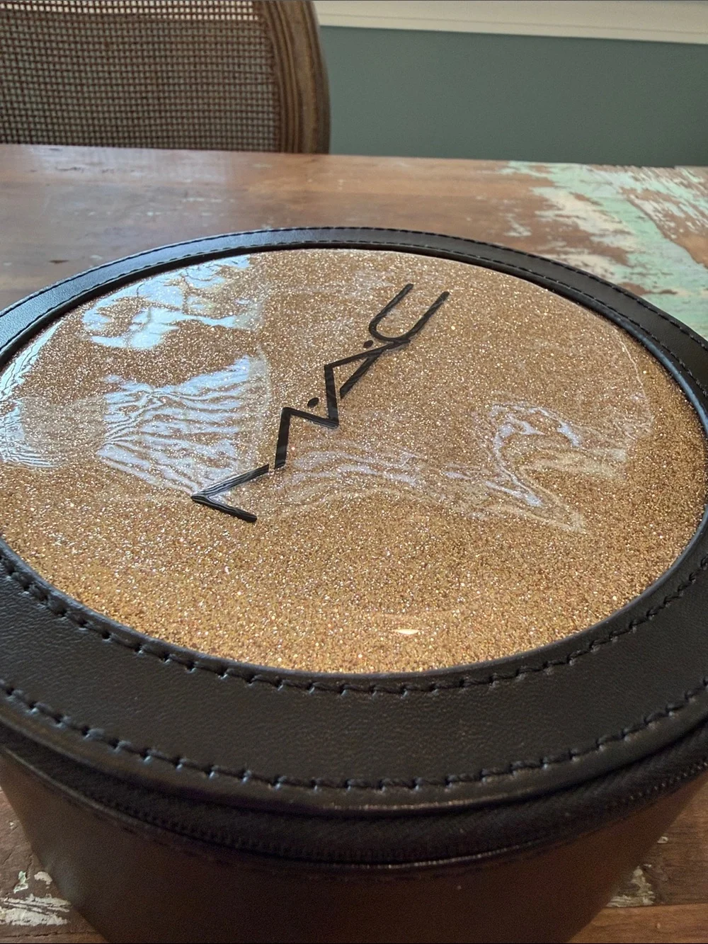MAC Cosmetics Black and Gold Round Makeup Case